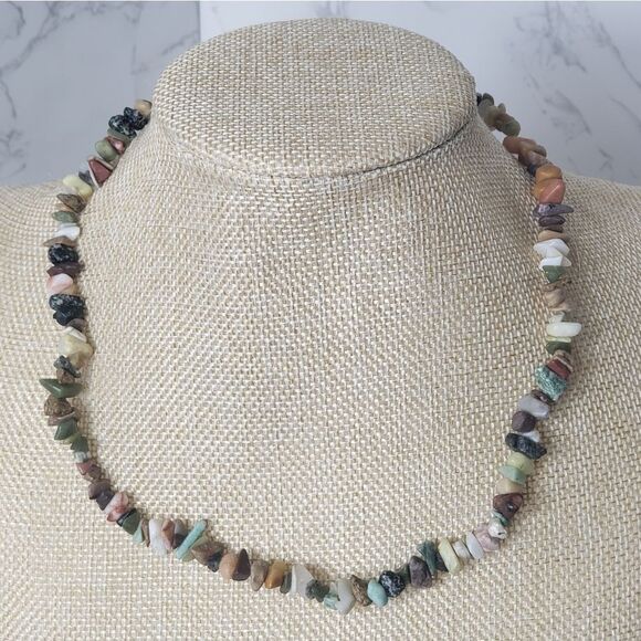 Artisan Jewelry - VINTAGE MIXED STONE CHIP BEADED NECKLACE